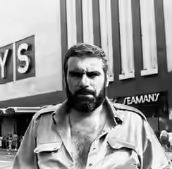 Аудиокнига Ищу человека. Юбилейный мальчик — слушать онлайн бесплатно